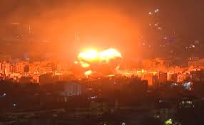 🌍 अंतरराष्ट्रीय संघर्ष अपडेट: ईरान-इज़राइल युद्ध तेज, क्षेत्रीय हमलों के बीच दुबई भी प्रभावित