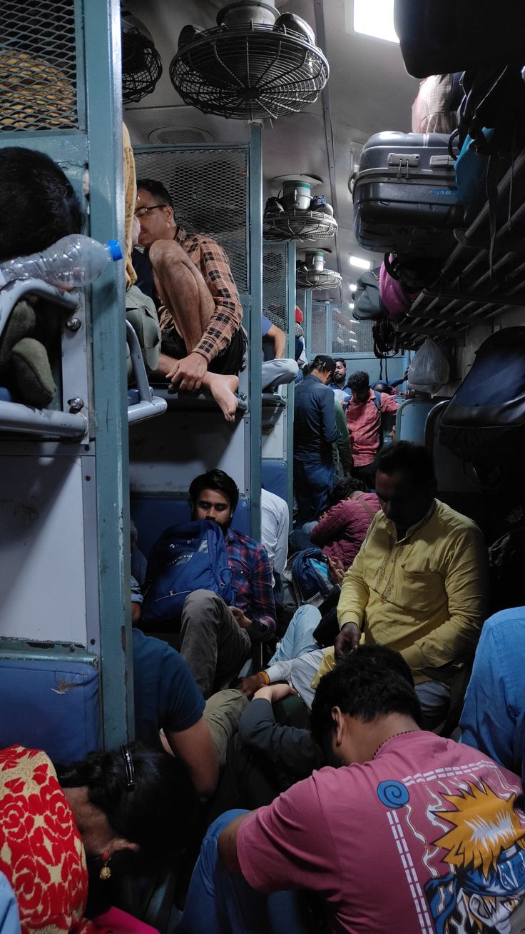 रेल यात्रा होगी और अनुशासित: 1 जुलाई से स्मोकिंग, फेरी और बिना टिकट यात्रा पर सख्ती